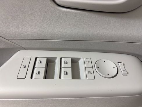 New 2026 Hyundai Kona SE image 17