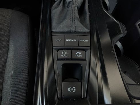 Used 2025 Toyota Camry LE FWD image 22