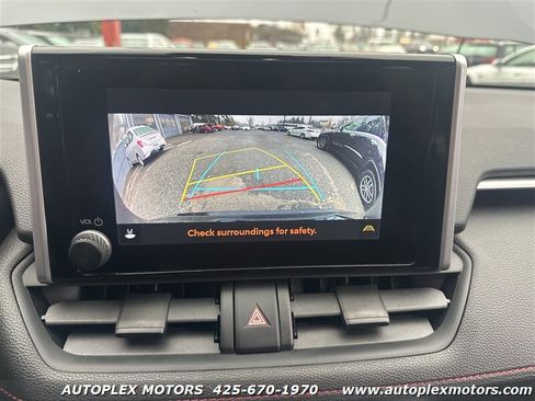 Used 2023 Toyota RAV4 SE image 27