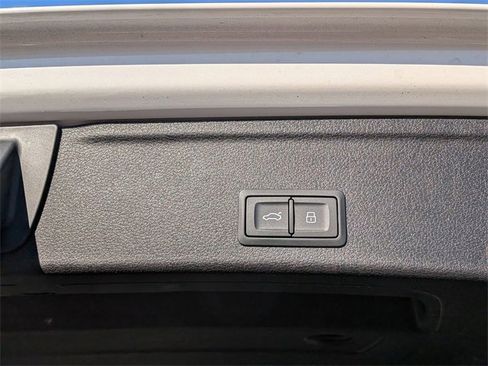 Used 2019 Audi A4 2.0T allroad Premium Plus w/ Premium Plus Package image 32