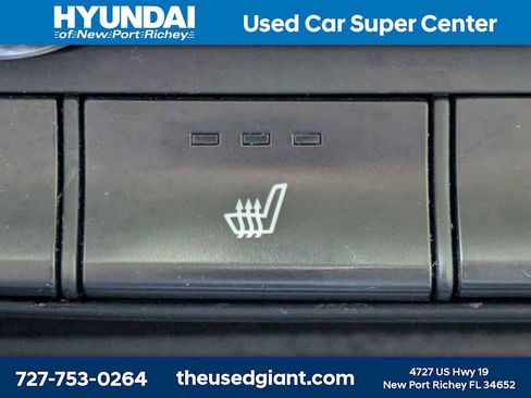 Used 2020 Hyundai Santa Fe SEL FWD image 24