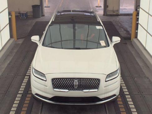 Used 2022 Lincoln Nautilus Reserve w/ Equipment Group 201A FWD image 2