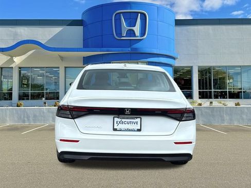 Used 2023 Honda Accord EX image 5