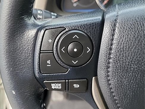 Used 2014 Toyota RAV4 Limited AWD/4WD image 18