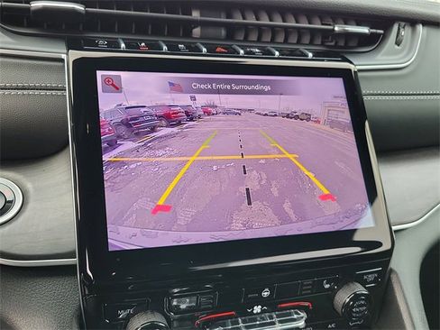 New 2025 Jeep Grand Cherokee Limited w/ Trailer Tow Package image 18