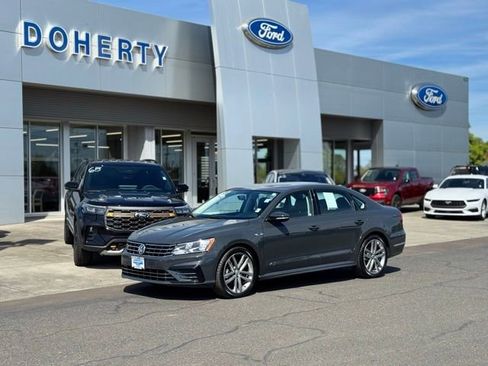 Used 2018 Volkswagen Passat 2.0T R-Line FWD image 1