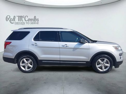 Used 2018 Ford Explorer XLT FWD image 6