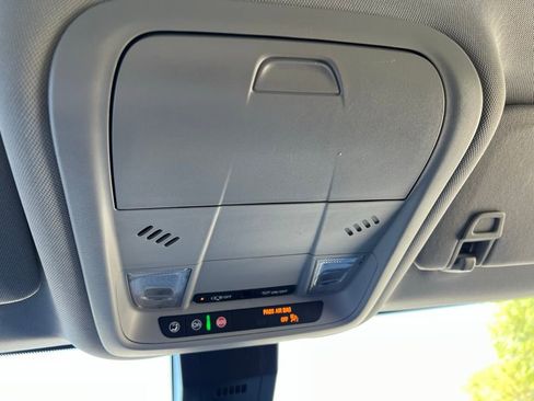 Used 2024 Chevrolet Equinox LT FWD image 42