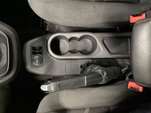 Used 2015 Ford Transit Connect XLT image 26