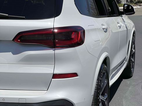 Used 2019 BMW X5 xDrive50i w/ M Sport Package AWD/4WD image 31