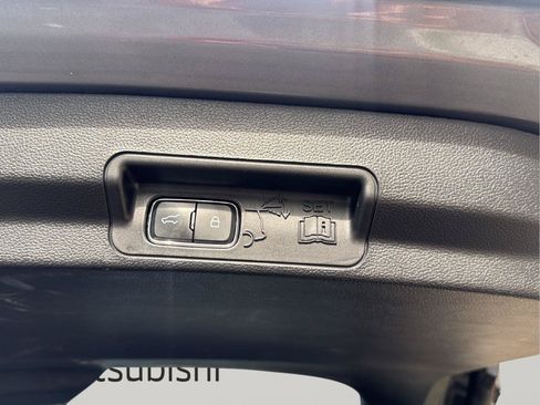 Used 2022 Ford Explorer XLT w/ Equipment Group 202A AWD/4WD image 29