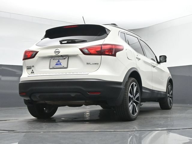 Used 2017 Nissan Rogue Sport SL w/ SL Premium Package AWD/4WD image 16