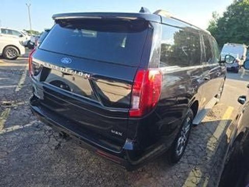 Used 2025 Ford Expedition Max Active AWD/4WD image 4