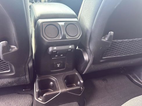 Used 2025 Jeep Wrangler Unlimited Rubicon image 24