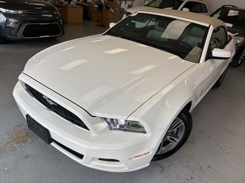 Used 2013 Ford Mustang Premium image 7