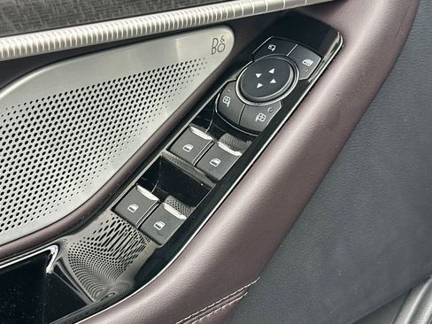 Certified 2025 Ford Explorer Platinum image 13