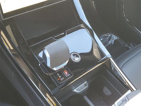 New 2026 Land Rover Range Rover Sport SE image 21