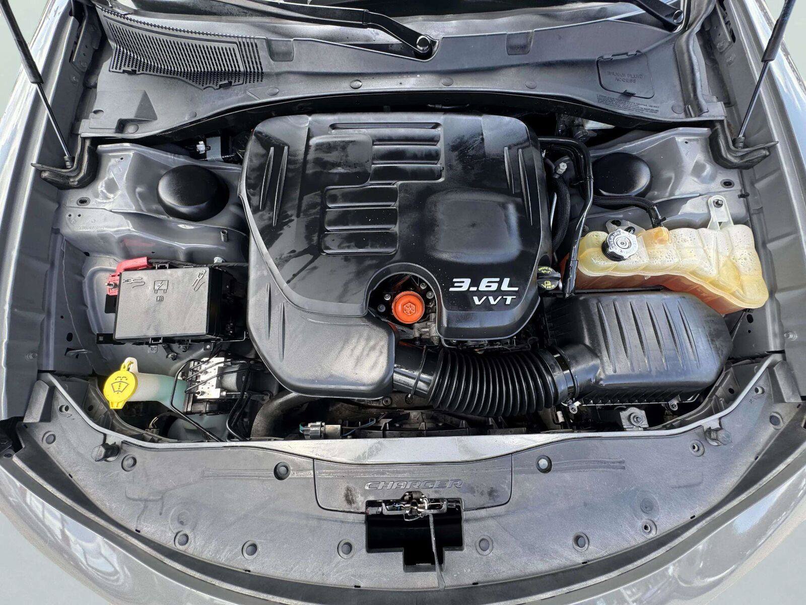 Used 2019 Dodge Charger SXT w/ Plus Group RWD image 63