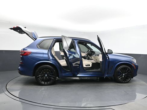 Used 2020 BMW X5 M50i w/ Executive Package AWD/4WD image 25
