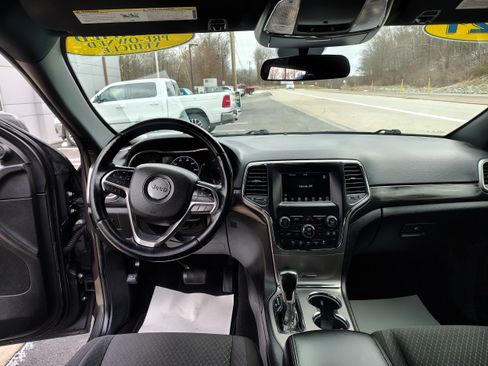 Certified 2021 Jeep Grand Cherokee Laredo image 23