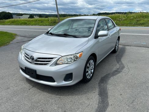 Used 2013 Toyota Corolla LE FWD image 5