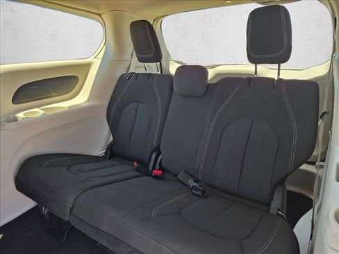 Used 2022 Chrysler Voyager LX FWD image 24