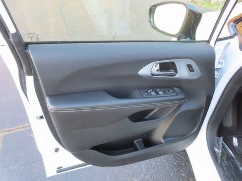 New 2026 Chrysler Pacifica Limited w/ S Appearance Package AWD/4WD image 23