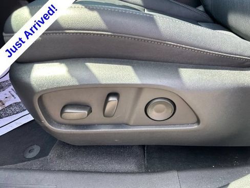 Used 2025 Chevrolet Equinox LT w/ Convenience Package II FWD image 16