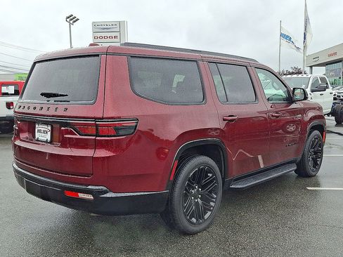 Used 2023 Jeep Wagoneer Series II AWD/4WD image 31