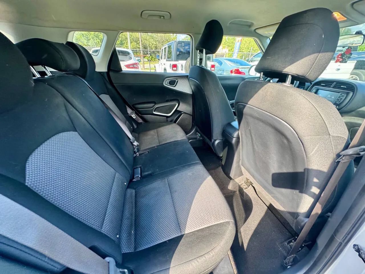 Used 2020 Kia Soul LX FWD image 17