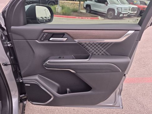 New 2026 GMC Acadia Denali AWD/4WD image 39