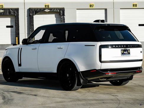Used 2023 Land Rover Range Rover Long Wheelbase Autobiography image 8