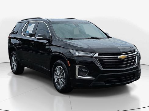 Used 2023 Chevrolet Traverse LT FWD image 3