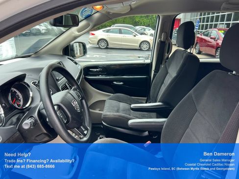 Used 2019 Dodge Grand Caravan SE FWD image 8