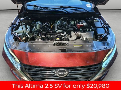 Used 2025 Nissan Altima 2.5 SV FWD image 38