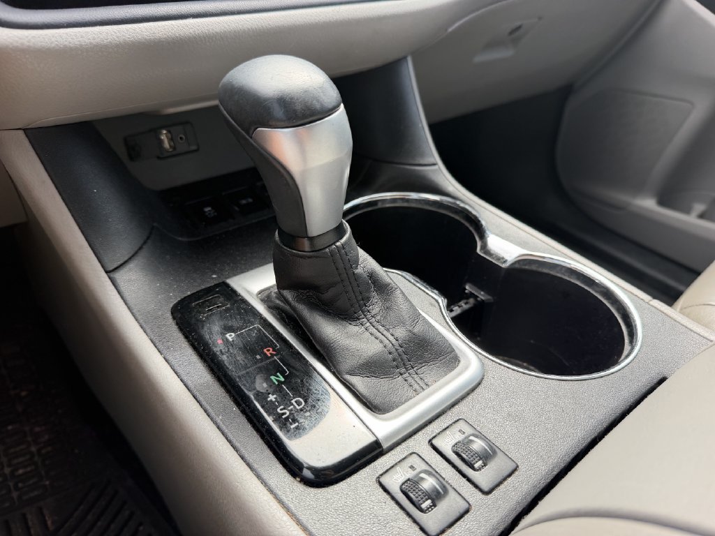 Used 2016 Toyota Highlander XLE FWD image 21