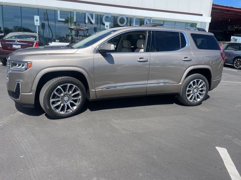 Used 2023 GMC Acadia Denali w/ Denali Technology Package image 3