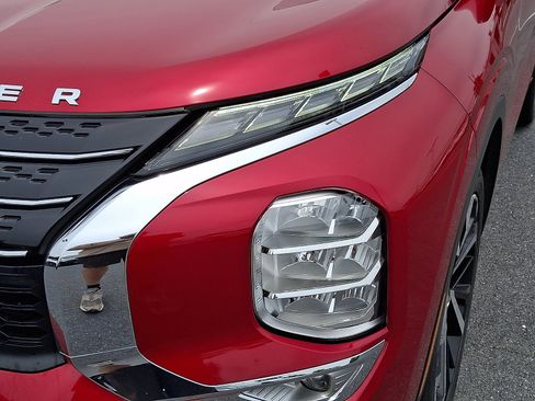 Used 2023 Mitsubishi Outlander SEL FWD image 11