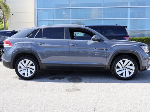 Used 2021 Volkswagen Atlas Cross Sport SE w/ Panoramic Sunroof Package image 10