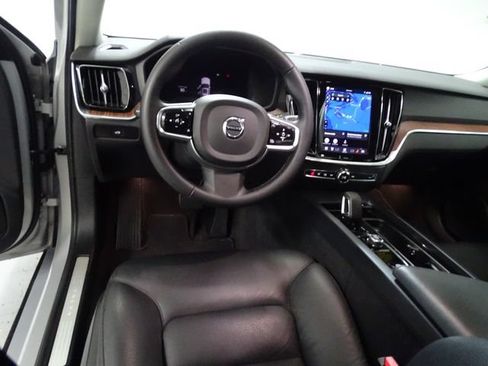Used 2024 Volvo S60 B5 Plus AWD/4WD image 5