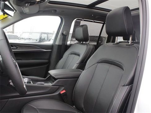 New 2024 Jeep Grand Cherokee Limited 4xe w/ Luxury Tech Group II image 19