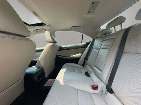 Used 2014 Lexus IS 250 RWD image 18