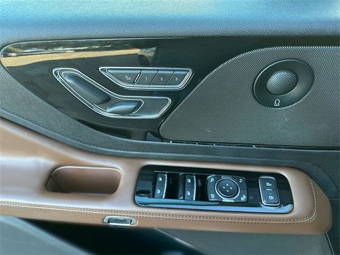 Used 2023 Lincoln Aviator Reserve w/ Equipment Group 201A image 14