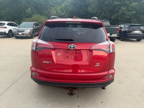 Used 2017 Toyota RAV4 LE w/ Carpet Mat Package AWD/4WD image 8