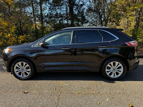 Used 2020 Ford Edge Titanium image 3