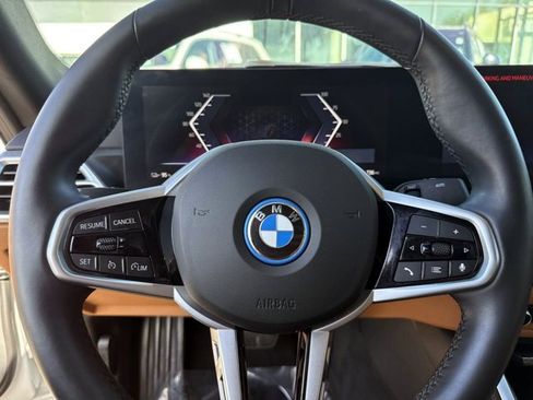 Certified 2025 BMW i4 eDrive40 w/ M Sport Package RWD image 28