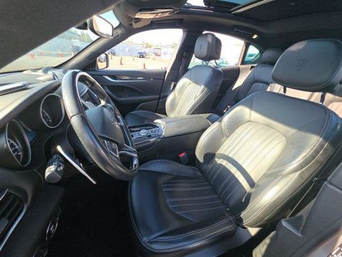 Used 2017 Maserati Levante S AWD/4WD image 10
