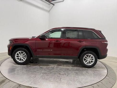 New 2026 Jeep Grand Cherokee Laredo AWD/4WD image 4