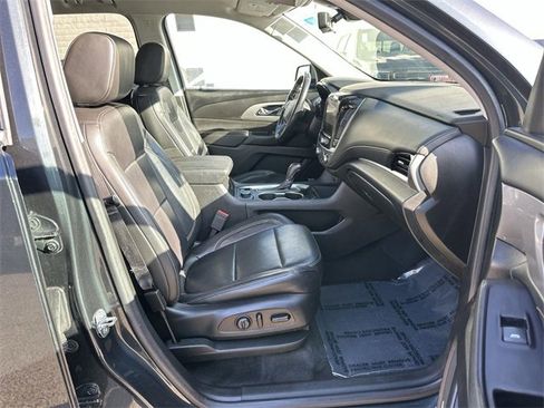 Used 2020 Chevrolet Traverse LT w/ LT Premium Package image 27