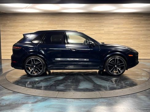Used 2022 Porsche Cayenne Turbo image 24